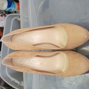 Tan Jessica Simpson Heels size 8 with beautiful leopards print heels.